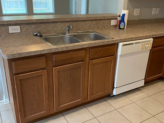 4th image of 204 Arrowhead Dr