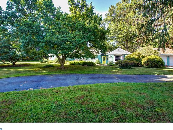 3rd image of 307 Mason Dr