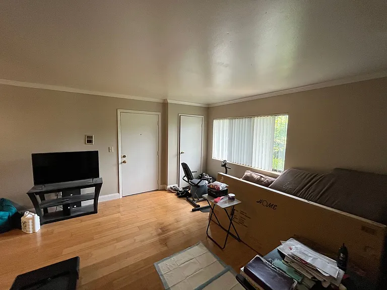N114W15518 Sylvan Cir — Photo 4