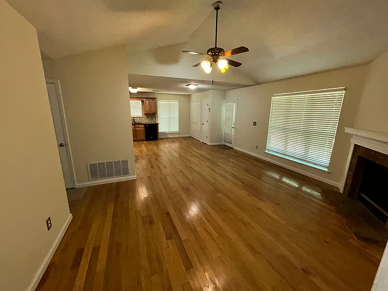 4043 Sharon Woods Dr — Photo 3