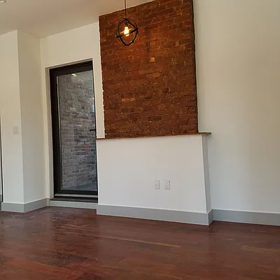 Rented by Real Team Brokerage | media 17