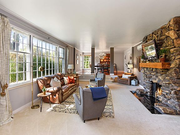 Living Room / Dining Room