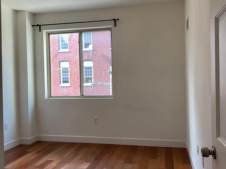 1028 Wood St #3F — Photo 15