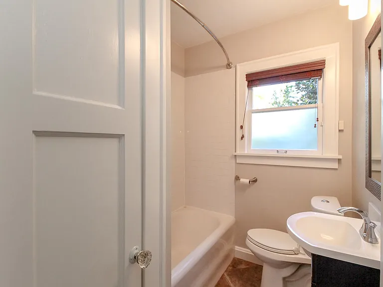 7655 Latona Ave NE — Photo 13