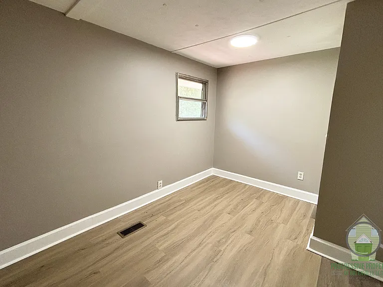 217 Robin Hood Rd — Photo 9