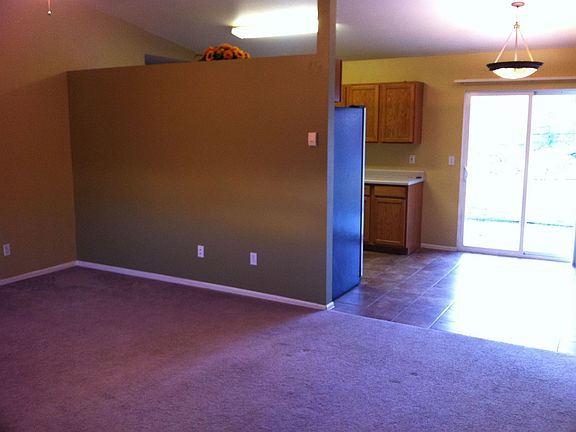 Living Room/Dining