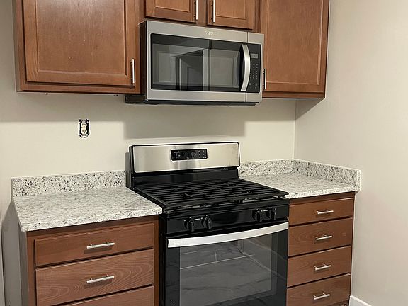 2nd image of 173 S Mercer Ave