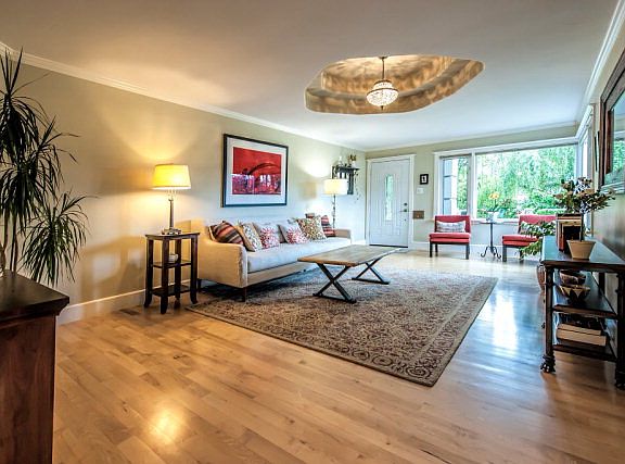 3rd image of 223 N Bellevue Ave