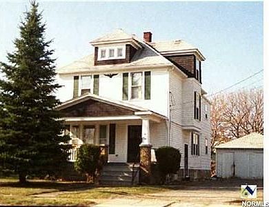 1st image of 426 W 21st St