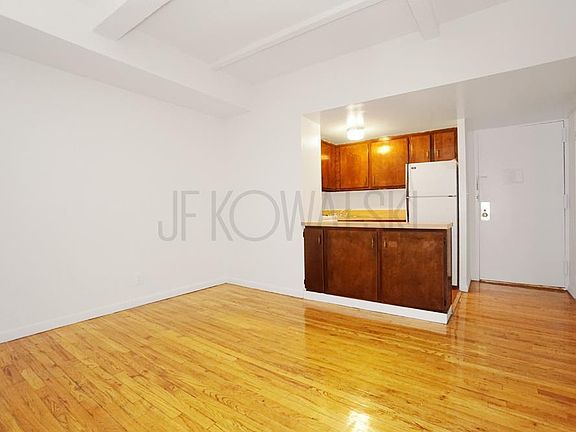 2nd image of 156 Bleecker St #7CE