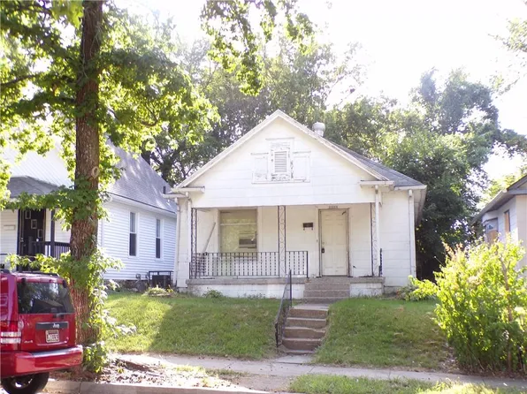 2304 Myrtle Ave, Kansas City, MO 64127