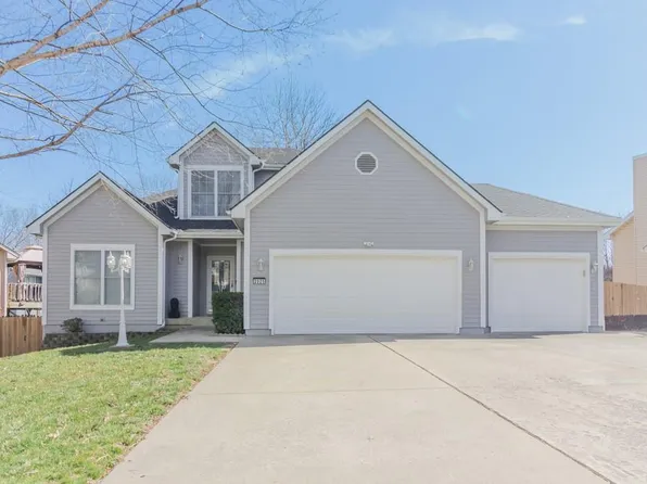 2025 N Grove Cir, Independence, MO 64058