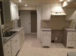 802 N Powahatan Dr, Independence, MO 64056