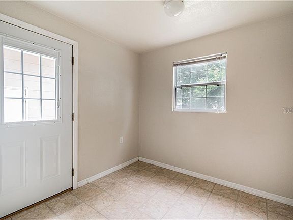 3rd image of 102 W Sligh Ave