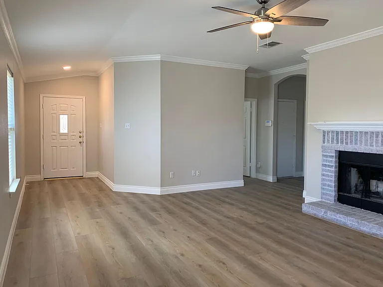 509 Golden Gate Dr — Photo 6