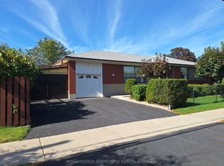 10 Maniza Rd, Toronto, ON M3K 1R5