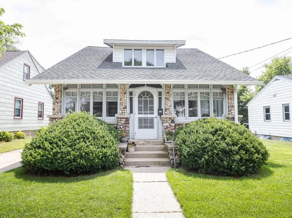909 Buena Vista AVENUE, Waukesha, WI 53188