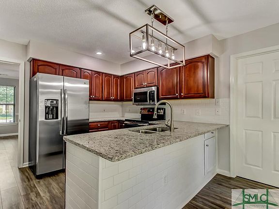 5th image of 28 Heritage Way