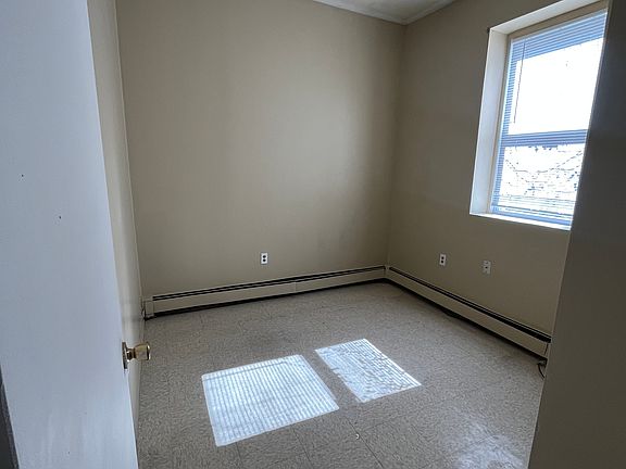 4th image of 105 Ives St #1