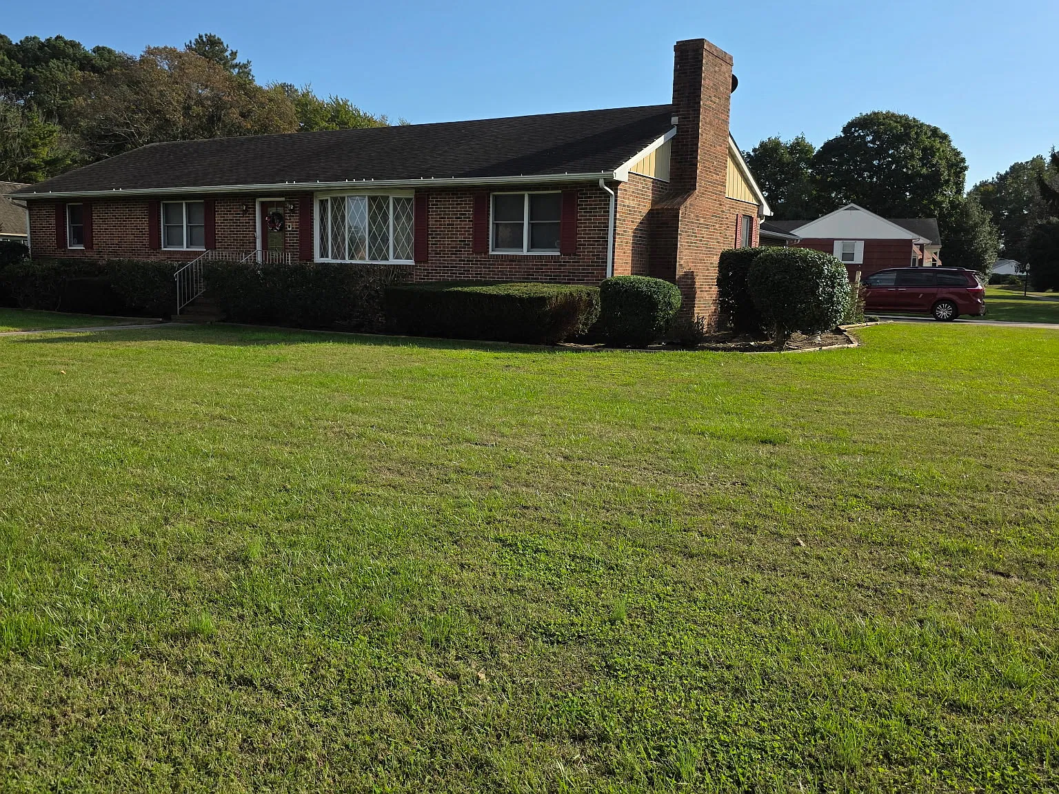 3 bed, 2200 sqft, $2,400 — Photo 4