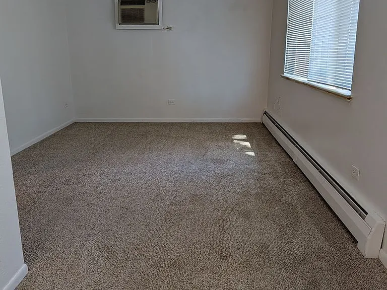95 N Clarkson St Carolyn Arms Apartments — Photo 8