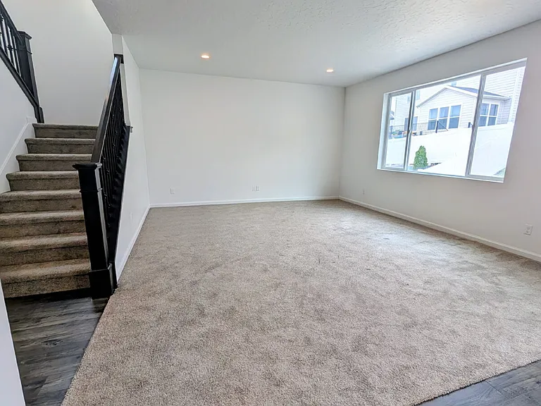 2123 N Wallflower Dr — Photo 6