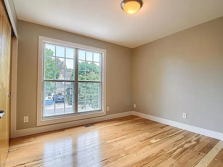 559 London Ave — Photo 17