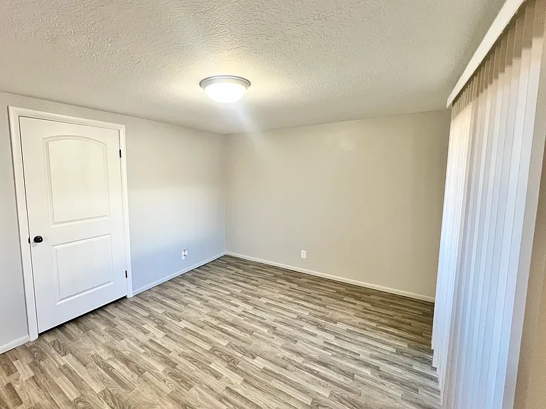 2211 N 400 E #3 — Photo 3