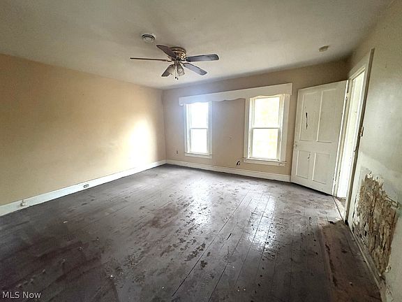 2nd image of 712 Decatur St