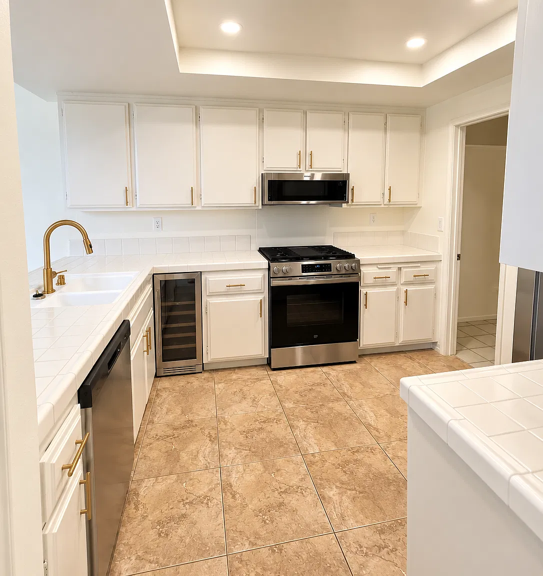 3 bed, 1249 sqft, $3,995 — Photo 4