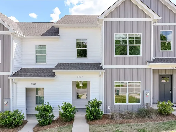 2135 Cobblestone Dr, Opelika, AL 36804