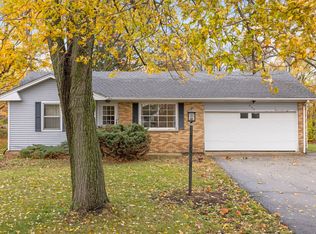 840 Whitlock Ave, Aurora, IL 60506