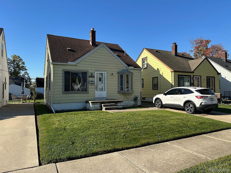 2213 Calvin Ave, photo 2