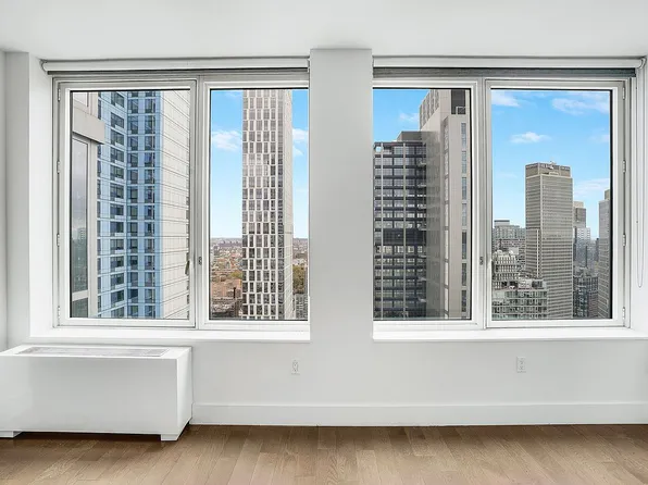 388 Bridge St APT 37D, Brooklyn, NY 11201