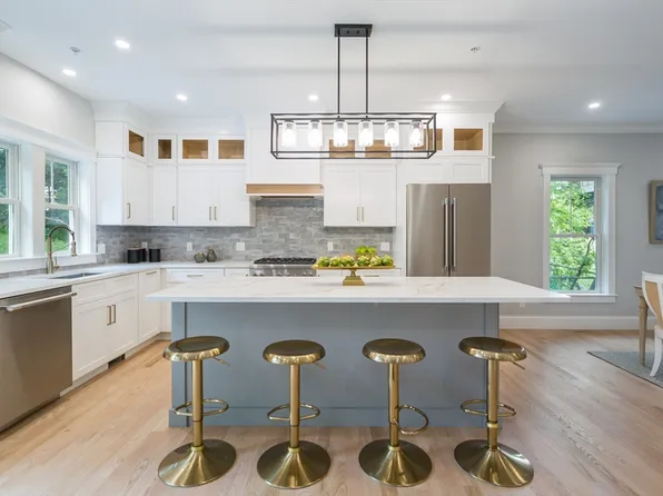 19 Western Ave #B, Natick, MA 01760