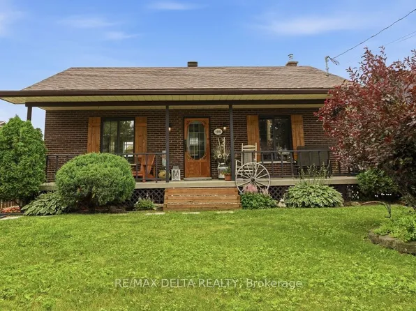 1991 Woods St, Clarence Rockland, ON K4K 1H7