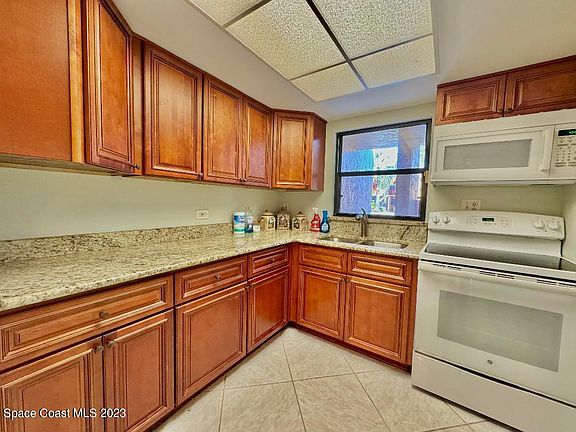 2721 Golf Lake Cir APT 1711, Melbourne, FL 32935 | MLS #979618 | Zillow