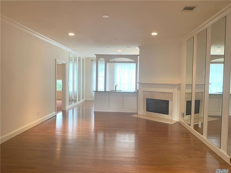 1st image of 715 Equestrian Way