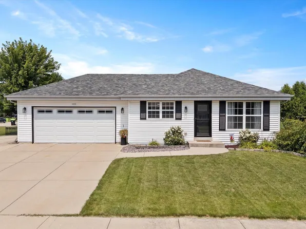 1072 Cleveland AVENUE, Hartford, WI 53027