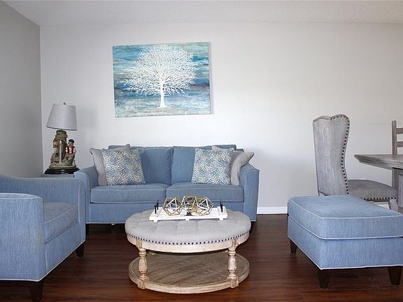 3rd image of 10228 Hunters Haven Blvd
