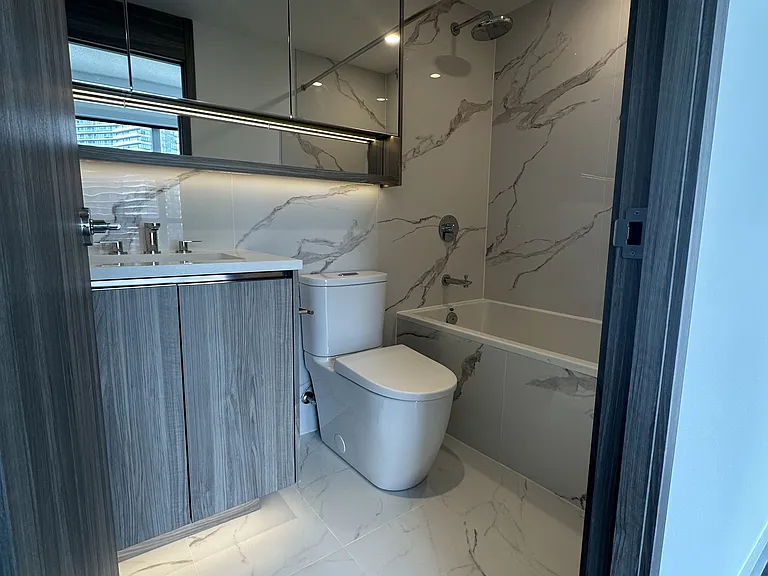 18 Esther Shiner Blvd #1915 — Photo 9