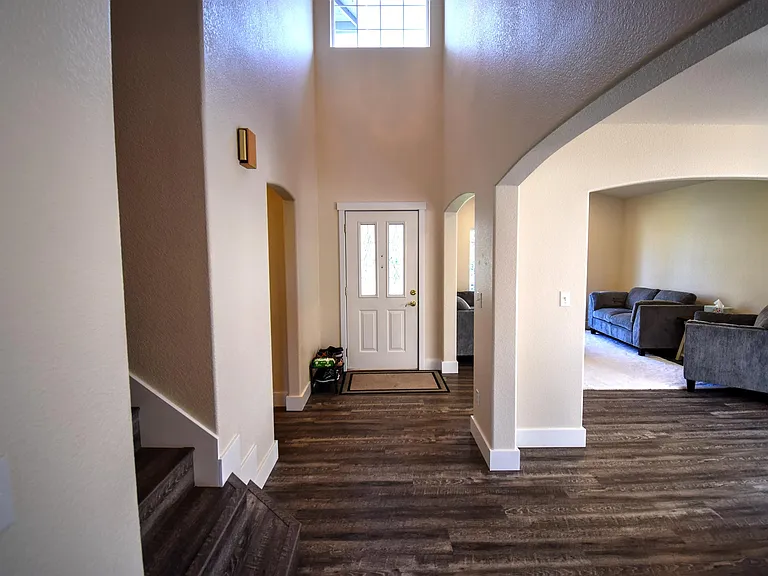 2918 Lohman Ct SE — Photo 2