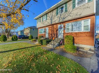 29 Commodore St, Albany, NY 12205