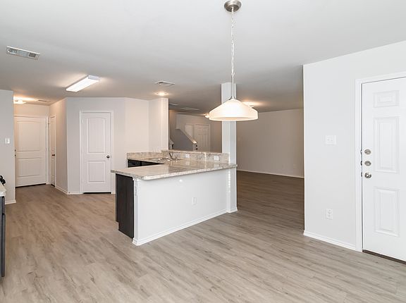 4th image of 8607 Doris Oaks Cir