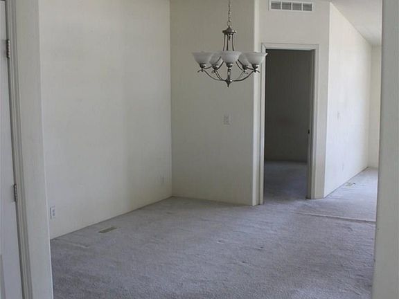 4th image of 14 Palomino Dr