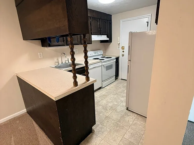 1188 Middle Tpke W — Photo 12