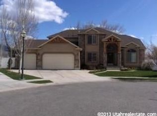 214 W Paradiso Ln, Centerville, UT 84014