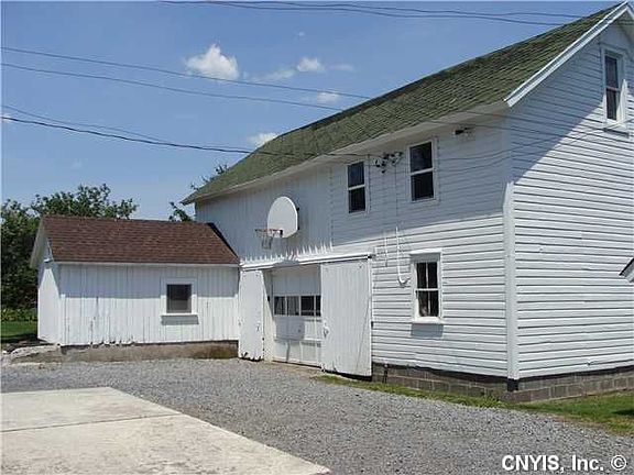 4th image of 8 Hooker Ave