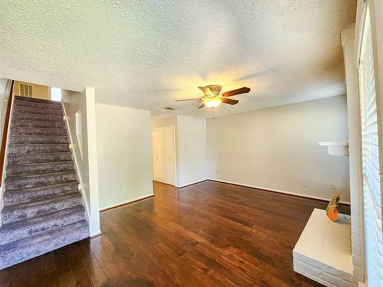 17742 Kings Park Ln — Photo 3