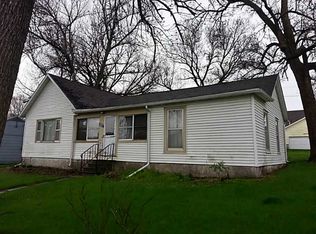403 3rd St, Victor, IA 52347
